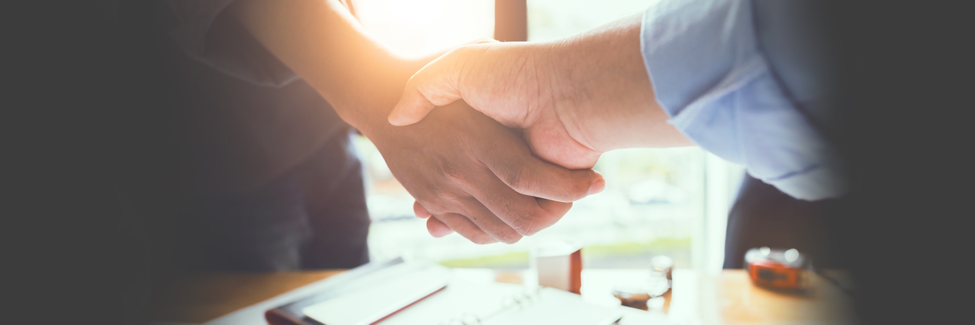 供應(yīng)商握手