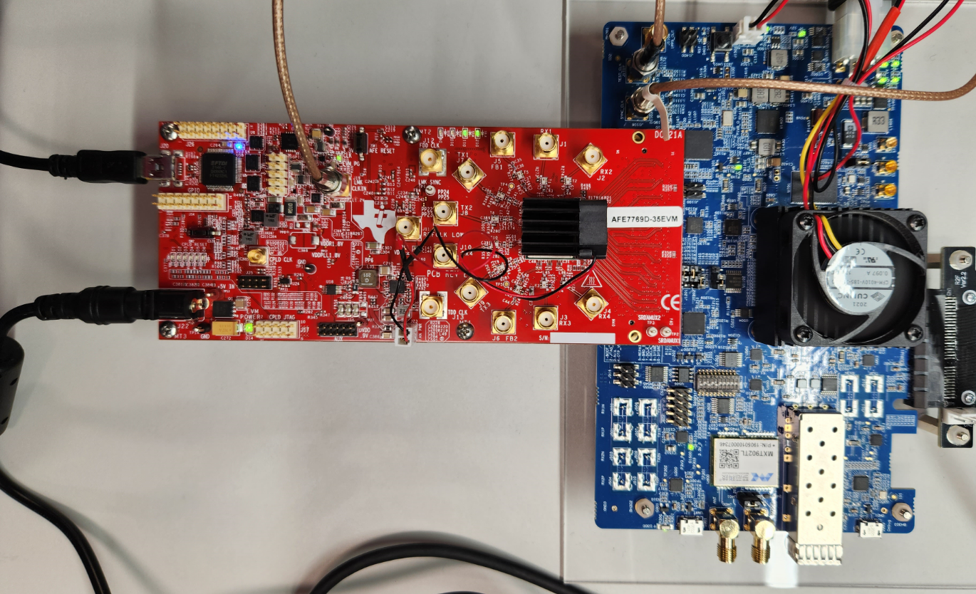  硬件設置和連接 AFE7769DEVM-RNS802