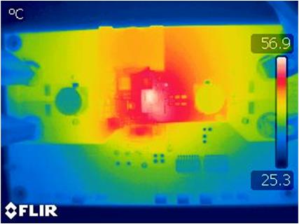 LM51770 熱像圖：VIN = 36.0V，IOUT = 4.0A，無強制空氣冷卻